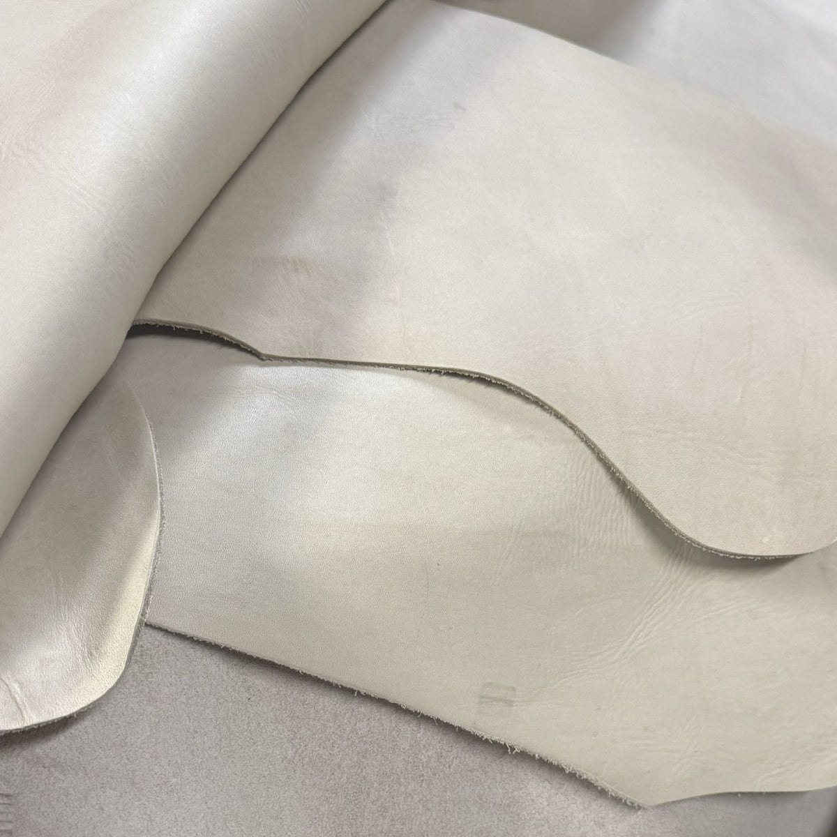 Medium Weight 5 oz Upholstery Hides - Cream — Leather Unlimited