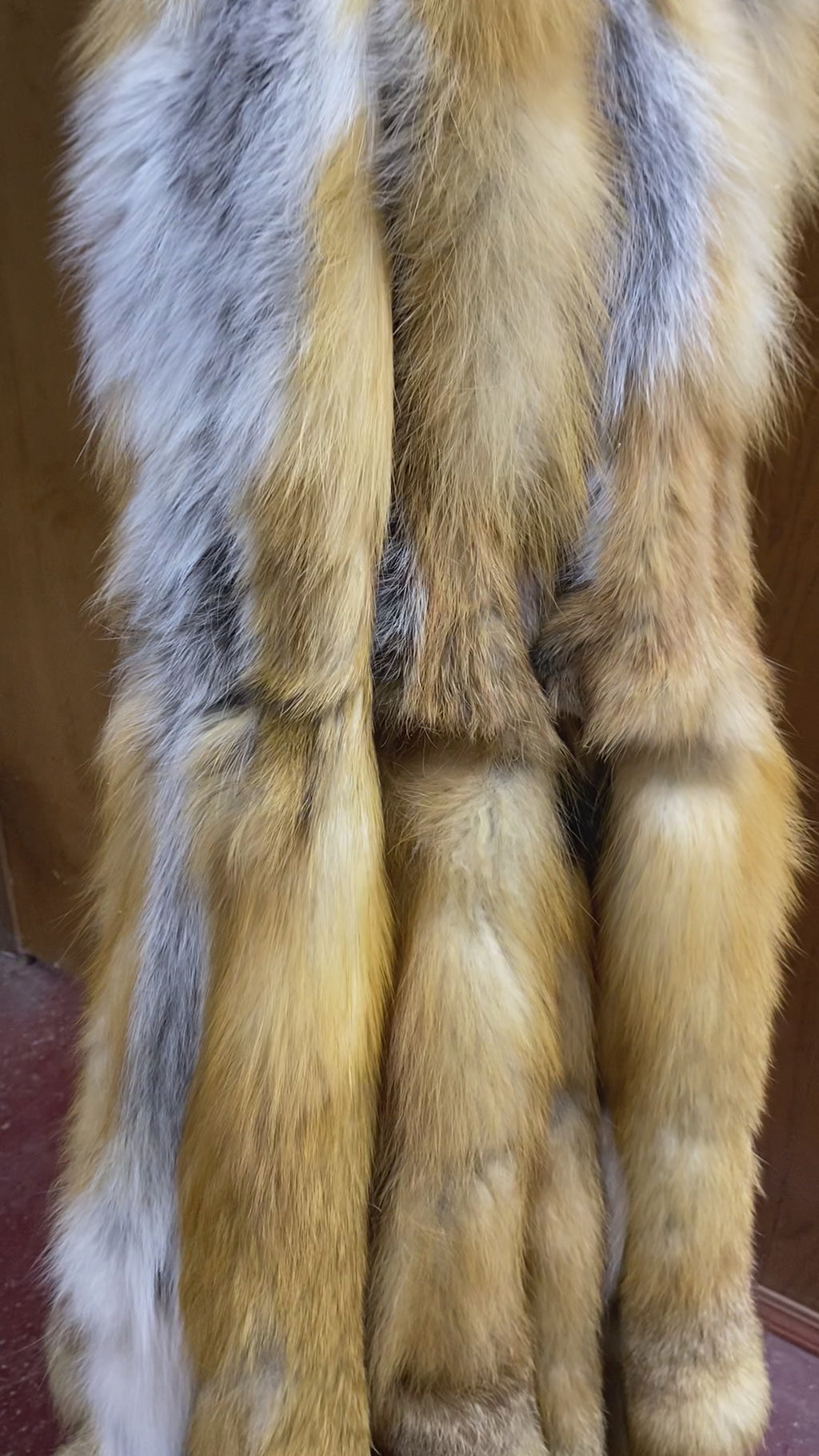  Genuine Natural Tanned Red Fox Pelts Hides Fur Real Fox Skin  Hides for Fly Tying DIY Crafts Fur Coats Trapping Fur Taxidermy Decor 44-49  inch Red Brown
